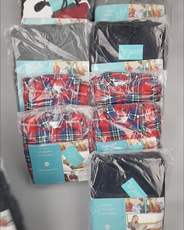 Фотография  682 - Халаты, комбинезоны (семейный) СТОК CAN#10 кг, ЛОТ №4452 оптом в Кызыле и республике Тыва