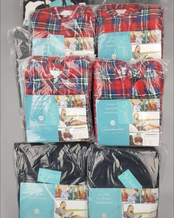 Фотография  258 - Халаты, комбинезоны (семейный) СТОК CAN#10 кг, ЛОТ №4452 оптом в Кызыле и республике Тыва