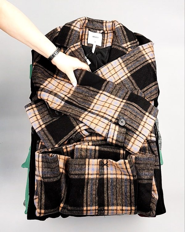 Фотография  550 - Пальто Bestseller 104#10,75 кг, ЛОТ №7561 оптом в Кызыле и республике Тыва