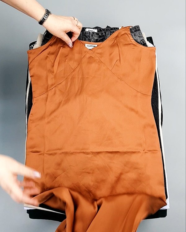 Фотография  359 - Bestseller Summer mix 104#15 кг, ЛОТ №7493 оптом в Кызыле и республике Тыва