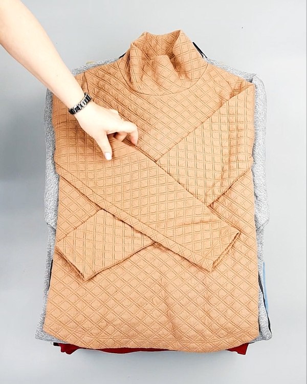 Фотография  166 - SWEATSHIRT CAN 084#10 кг, ЛОТ №7619 оптом в Кызыле и республике Тыва