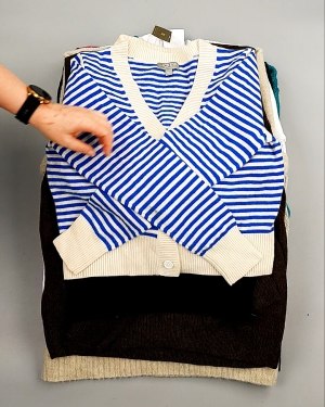 Фотография  999 - Джемпера СТОК CAN 084#7 кг, ЛОТ №7647 оптом в Кызыле и республике Тыва