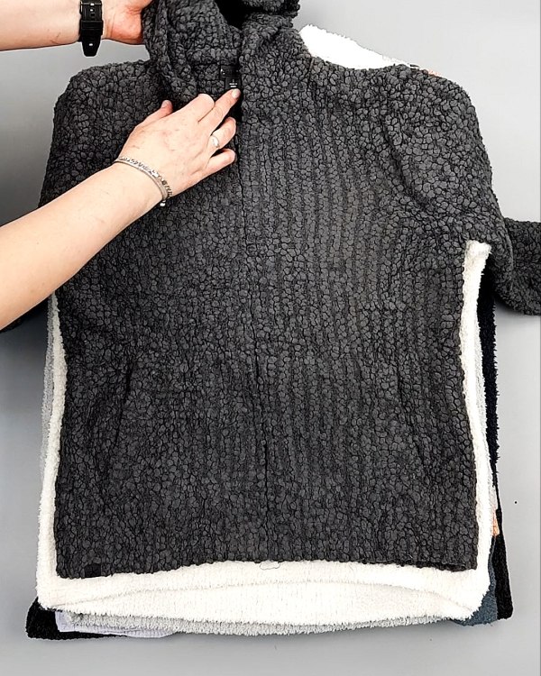 Фотография  606 - Джемпера СТОК CAN 084#7 кг, ЛОТ №7648 оптом в Кызыле и республике Тыва