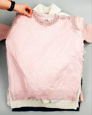 Фотография  825 - Джемпера СТОК CAN 084#7 кг, ЛОТ №7650 оптом в Кызыле и республике Тыва