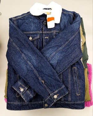 Купить Верхняя одежда м/ж C&A 025#10 кг оптом в Кызыле и республике Тыва