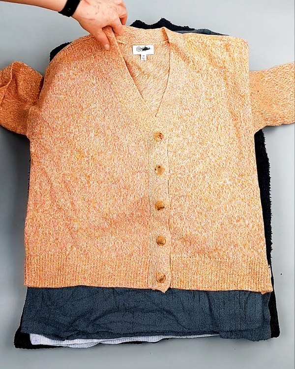 Фотография  688 - Джемпера СТОК CAN 084#7 кг, ЛОТ №7648 оптом в Кызыле и республике Тыва