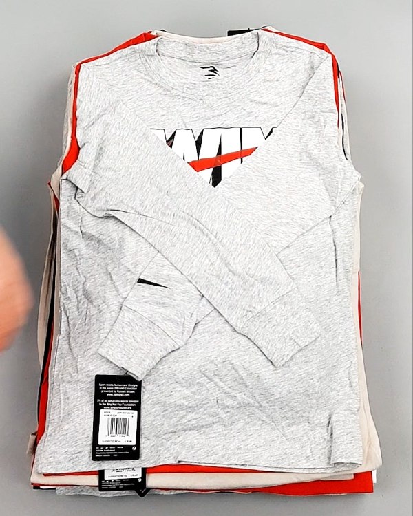 Фотография  515 - Тонковки детские NIKE CAN 084#5 кг, ЛОТ №7969 оптом в Кызыле и республике Тыва