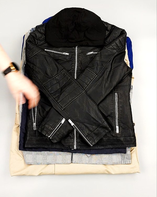 Фотография  608 - Ветровки м/ж C&A 025#10 кг, ЛОТ №7864 оптом в Кызыле и республике Тыва