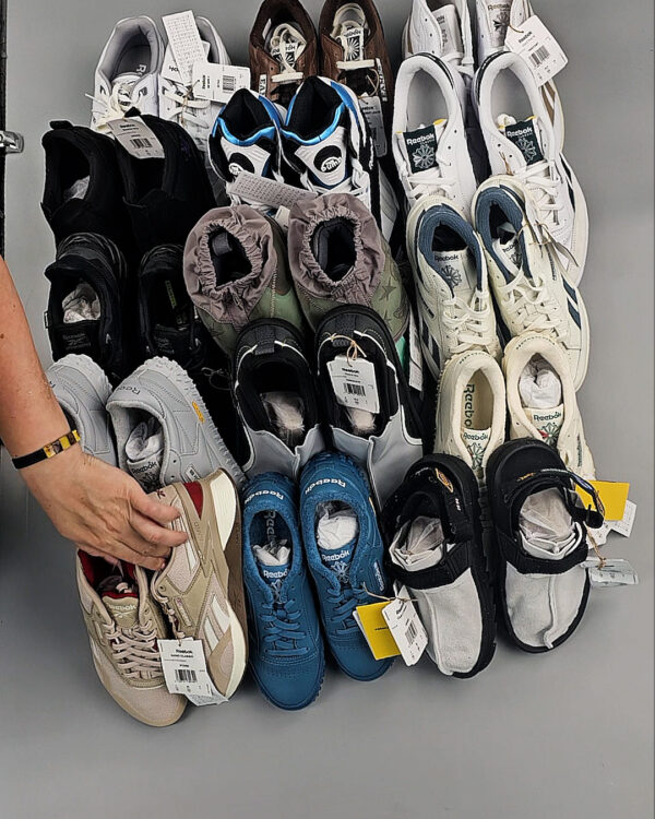 Фотография  913 - Кроссовки Reebok#23 шт, ЛОТ №8896 оптом в Кызыле и республике Тыва