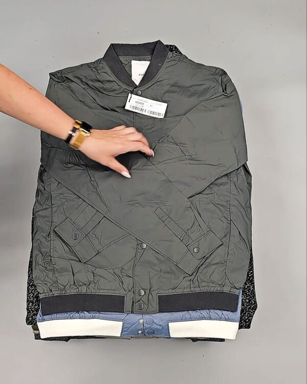 Фотография  106 - Верхняя одежда Корея 085#15 кг, ЛОТ № СТ-9248 оптом в Кызыле и республике Тыва