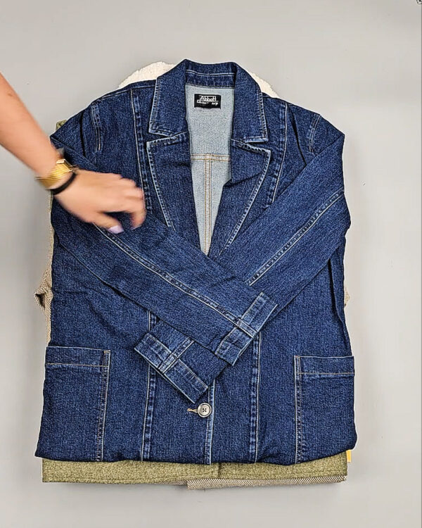 Фотография  305 - Ветровки женские CAN 104#12,5 кг, ЛОТ СТ-9404 оптом в Кызыле и республике Тыва